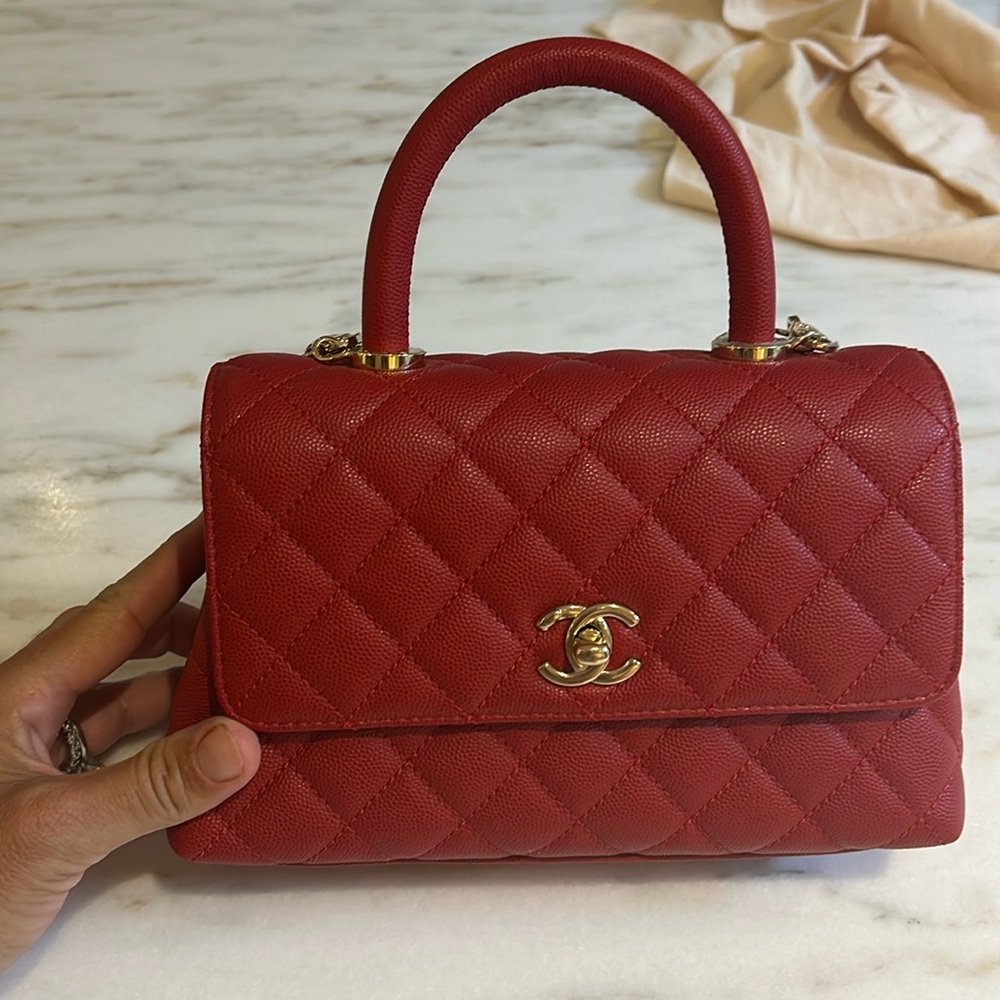 Small coco Chanel handle red